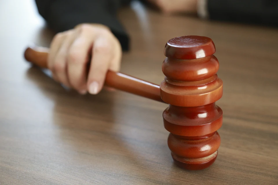 Суд поддержал позицию прокуратуры и постановил выплатить пострадавшей девочке компенсацию морального вреда.