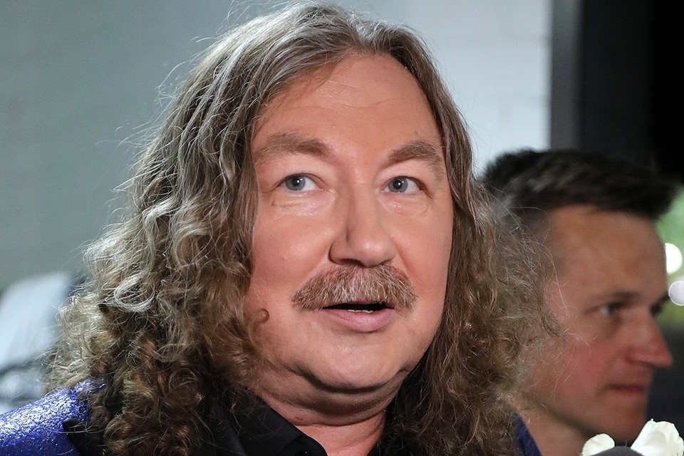 Поклонники переживают за Игоря Николаева.