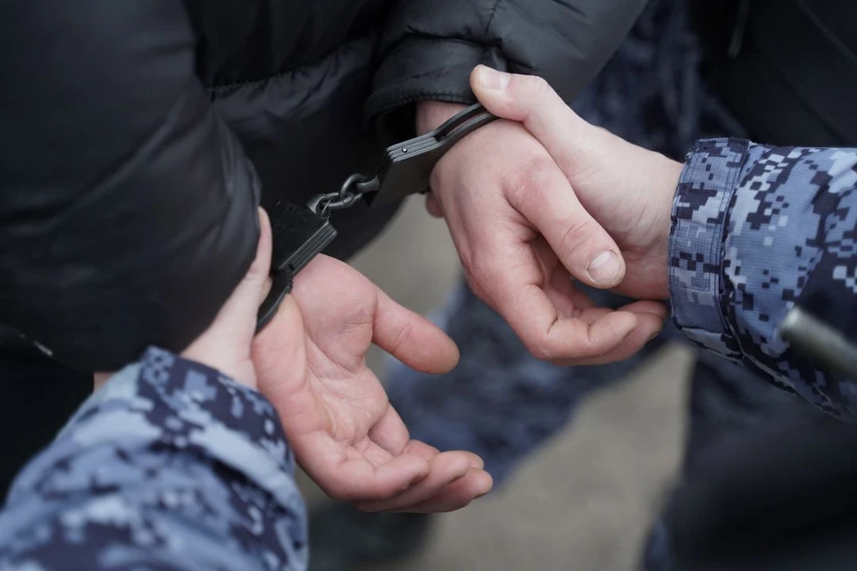 В Миллеровском районе 38-летний мужчина выстрелил в свою знакомую.
