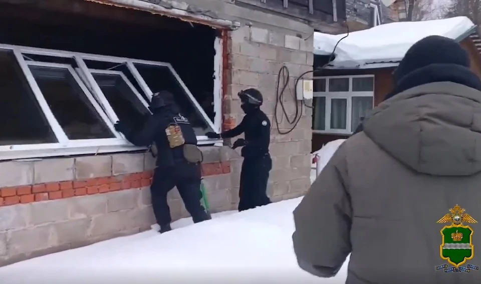 Полиция изъяла более двух килограммов наркотика и 12 канистр с реагентами