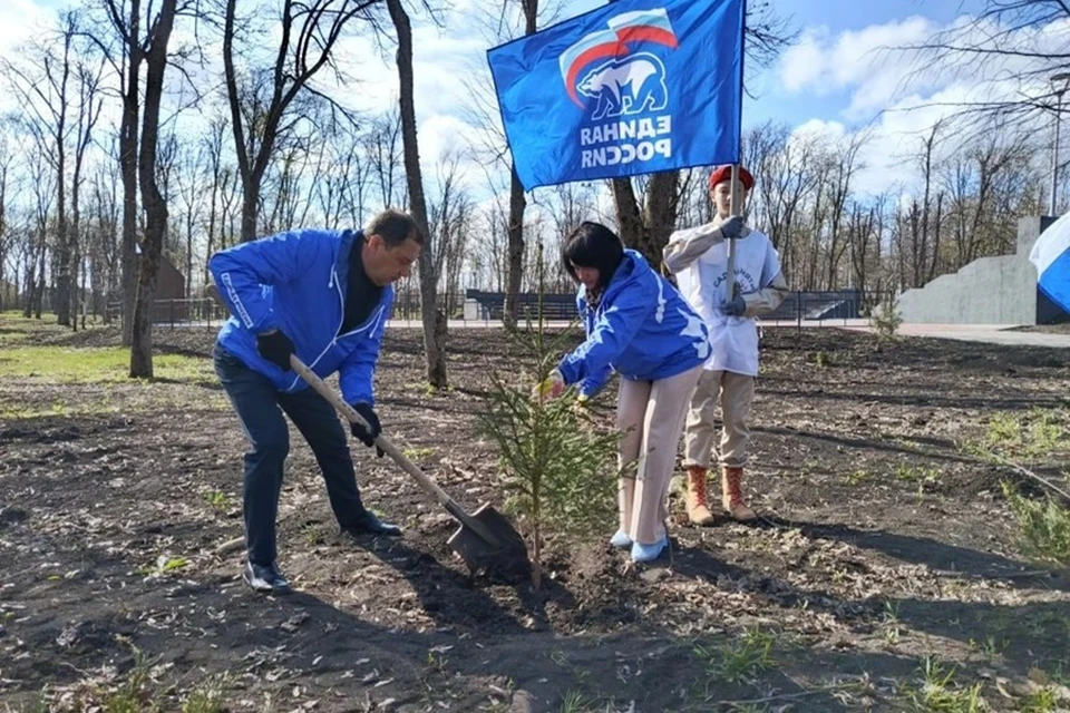 В Волновахе заложили «Сад Памяти» в честь Героев СВО. Фото: ЕР ДНР