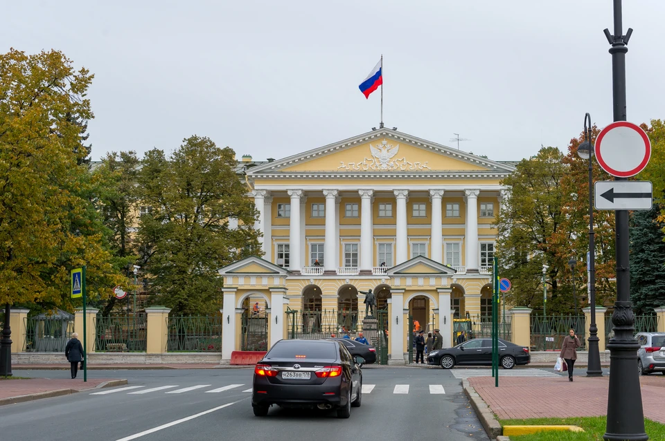 В Петербурге наградили выдающихся жителей.