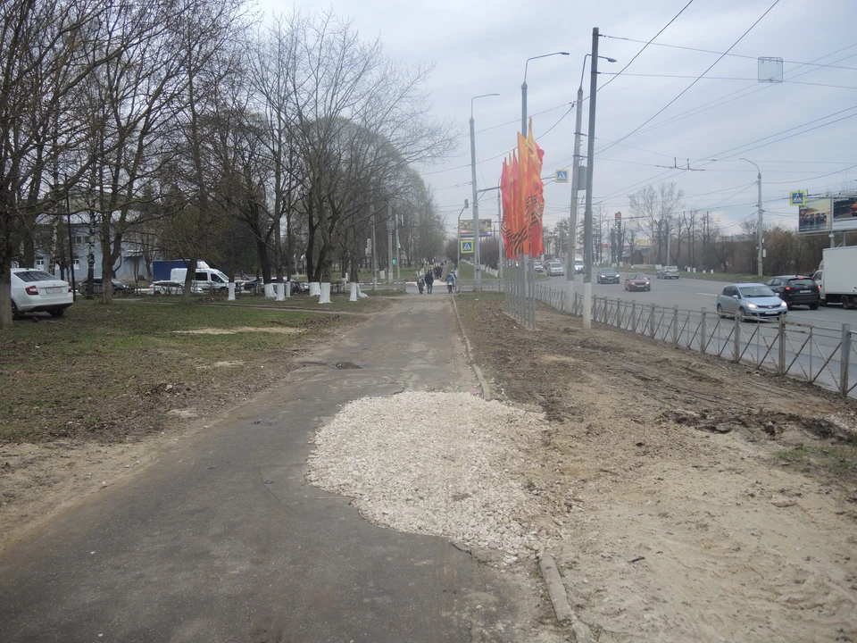 Провал в районе перекрестка проспекта Ленина с улицей Завадского.