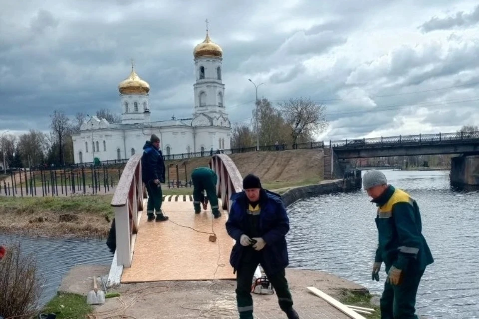 Мост - излюбленное место для местных жителей и туристов. Фото: администрация Вышневолоцкого округа