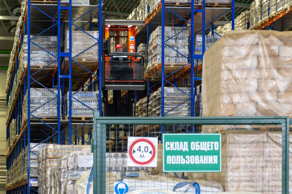 Перед трудоустройством они проходят собеседование и обучение.