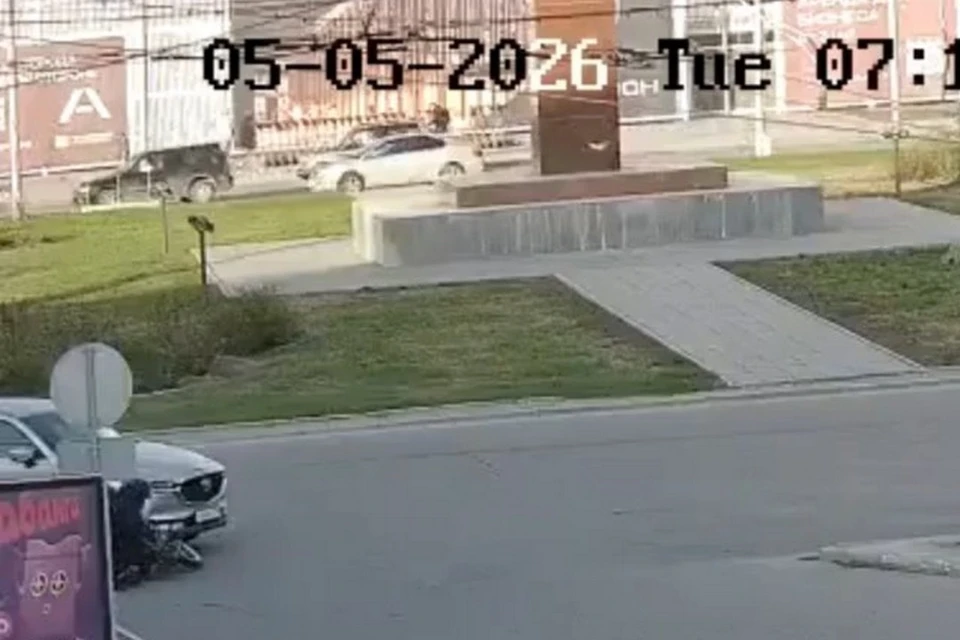 ДТП с участием мотоцикла произошло на площади Маркса в Новосибирске. Фото: ГКУ НСО ЦОДД