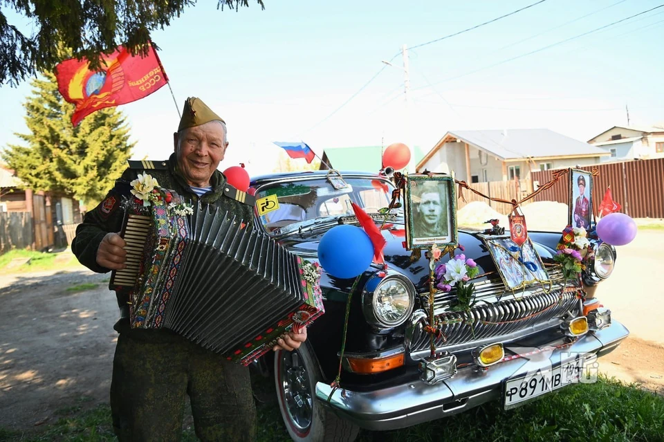Николай Богатырев радует соседей музыкой и легендарной «Волгой»