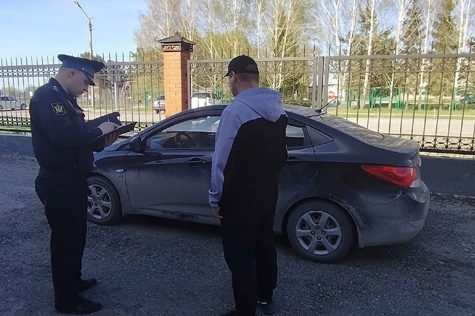 Судебные приставы изъяли Kia Rio у неплательщика налогов под Новосибирском. Фото: ГУФССП России по Новосибирской области