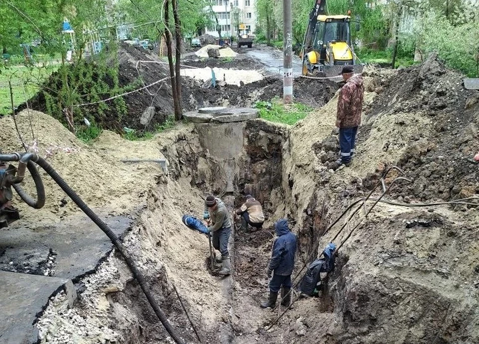 В Ульяновске на Рябикова меняют 25 метров водопровода из-за предельного износа | ФОТО: Ульяновскводоканал