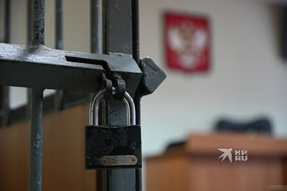 Парень должен был перевезти 2 килограмма наркотиков в ХМАО, но был задержан