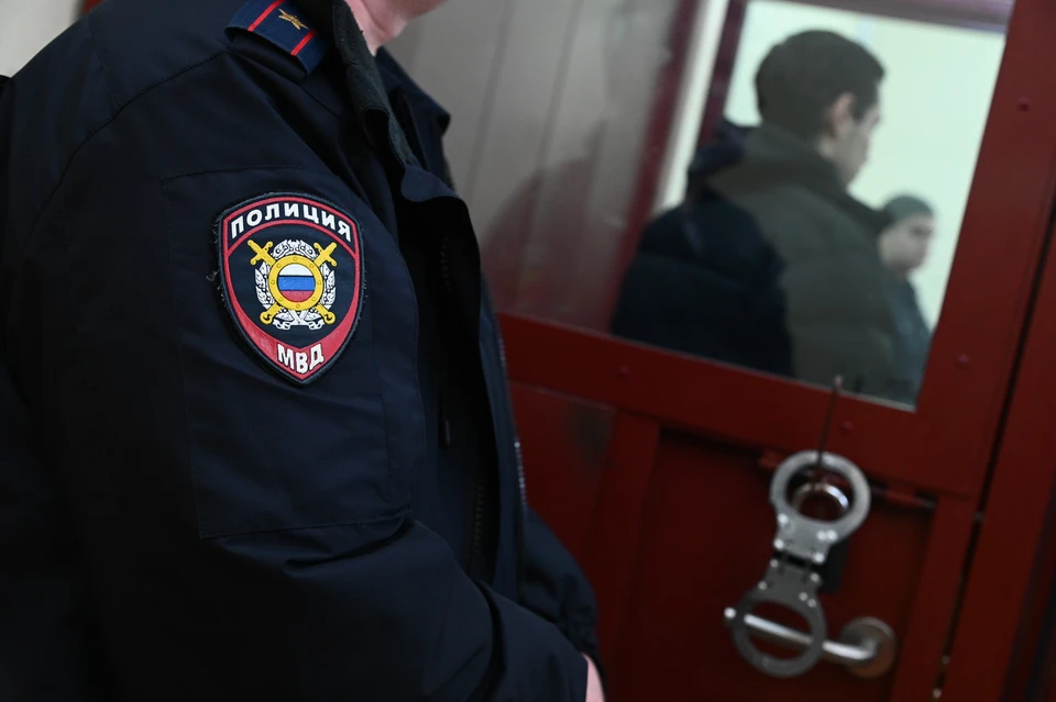 Суд Петербурга отправил 16 человек под арест на два месяца.