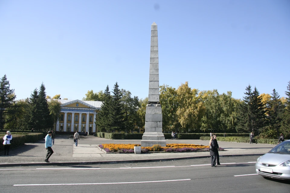 Неоднократно обсуждалось, что памятник нужно отреставрировать