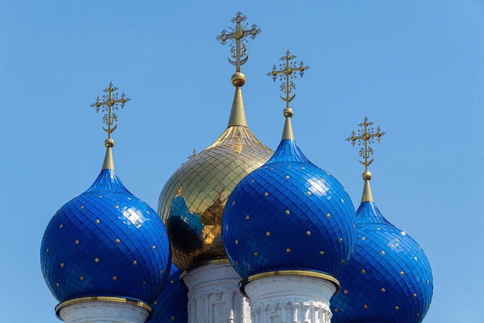 Сергей Аксенов поздравил православных христиан с великим праздником Вознесения Господня.