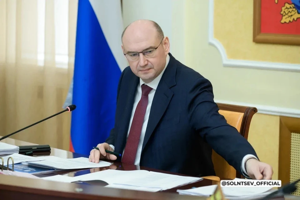 Новые руководители приступят к работе с приставкой «и. о.». Фото: канал Евгения Солнцева в «Макс»