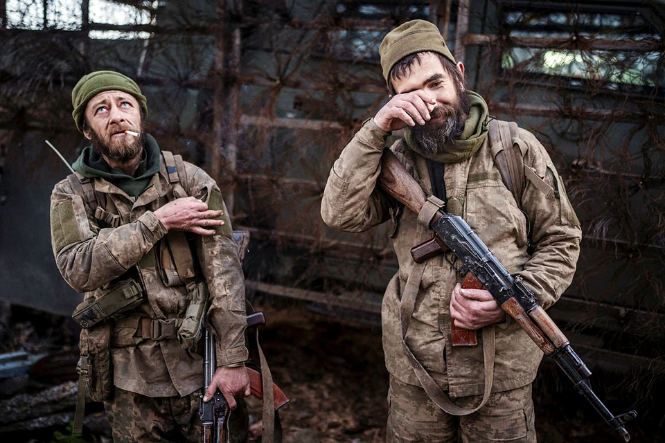 Известная истина – армия, не желающая воевать, «надувает» тылы. Этот процесс и описывает дезертир