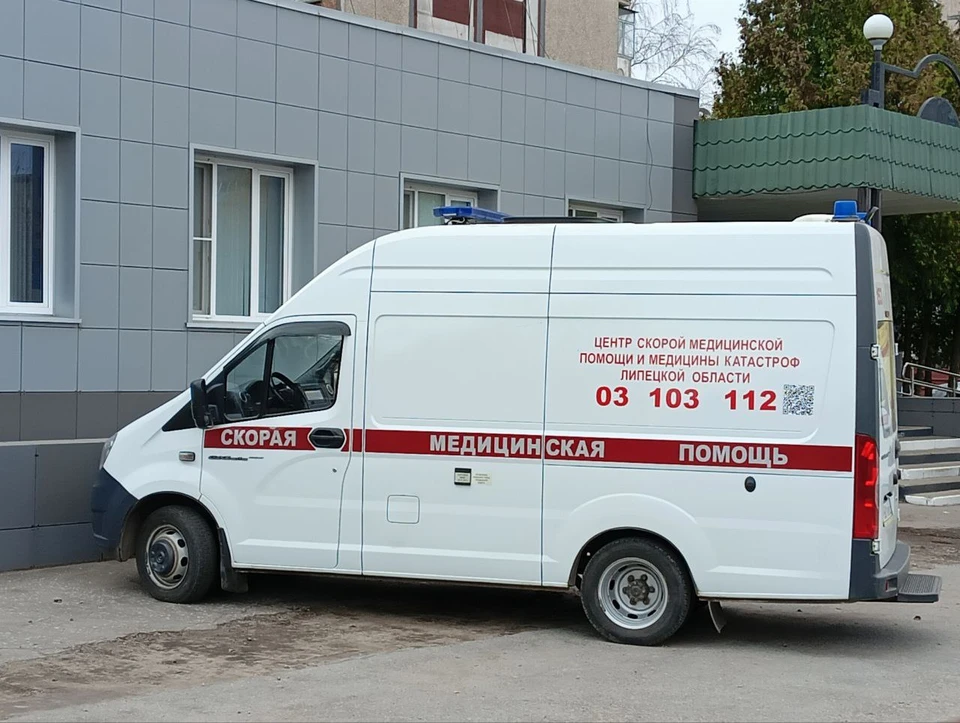 Водитель мотоцикла от полученных травм скончался на месте происшествия.
