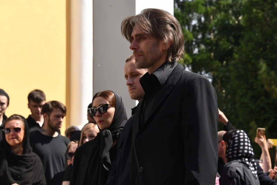 Петр Чернышев носит обручальное кольце даже спустя два года после смерти жены.