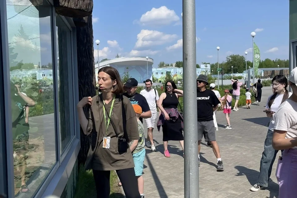 Посетителям интересно наблюдать за обитателями, ведь весной в зоопарке произошел настоящий беби-бум. Фото: канал МАХ Пермского зоопарка.