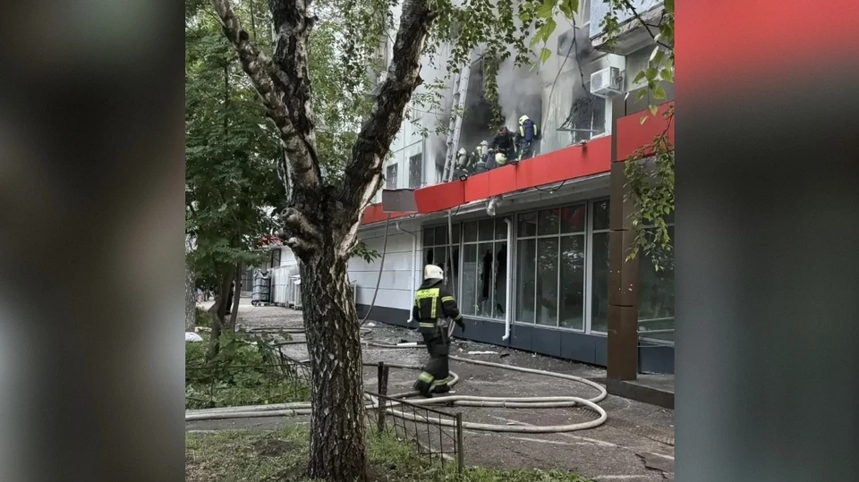 В одной из квартир дома мог произойти хлопок бытового газа.