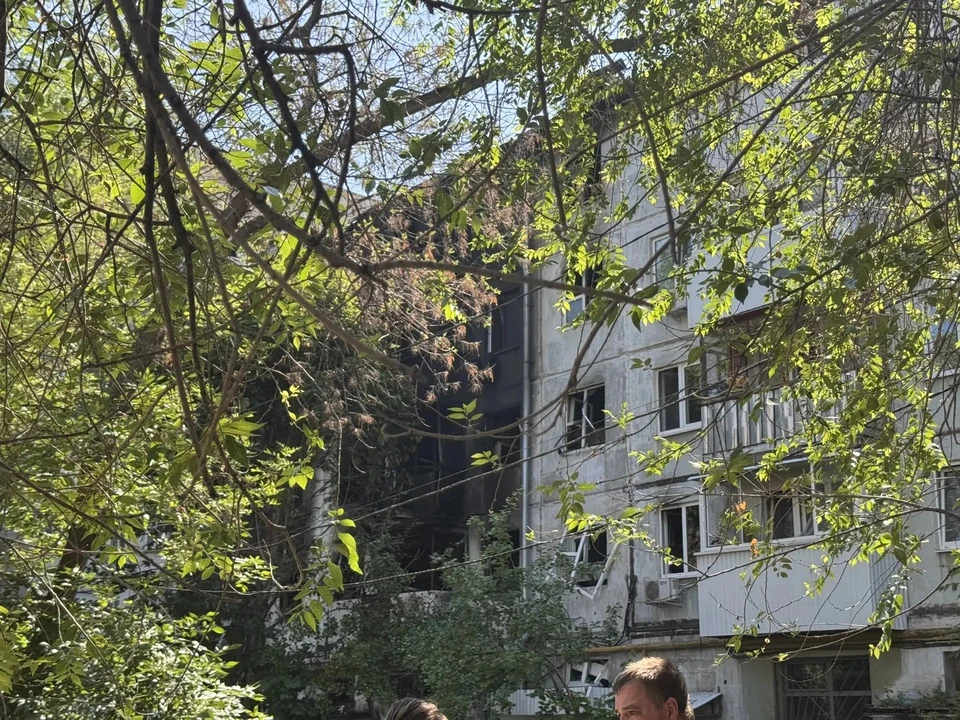 По предварительным данным, произошел хлопок бытового газа