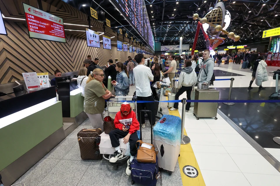В Шереметьево эвакуировали пассажиров из аэропорта и самолетов. Фото: Belkin Alexey/GLOBAL LOOK PRESS
