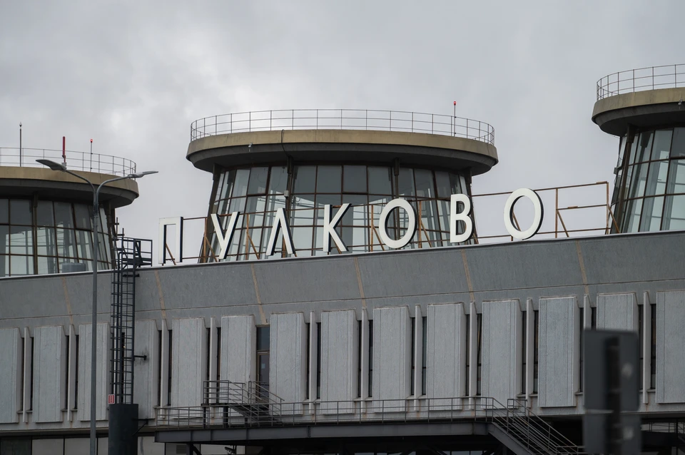 Еще более пяти рейсов в Москву задержали в Пулково.
