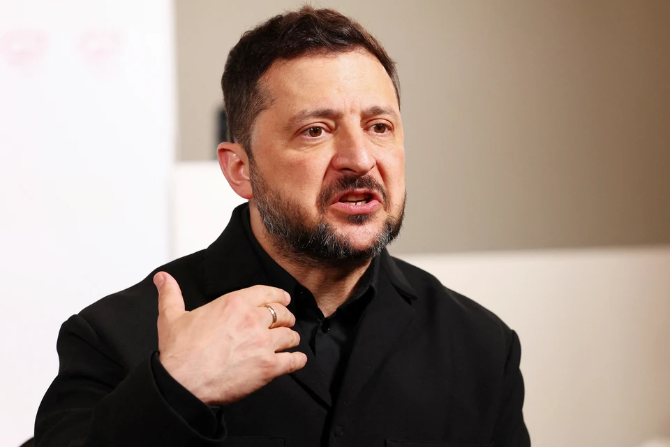Киев начал демонстративную сдачу наград и запустил флешмоб “Я тоже не орёл”.