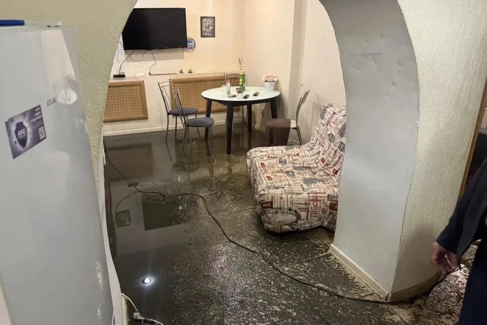 Около 10 домов подтопило после засора канализации в Кисловодске. Фото: соцсети Евгения Моисеева