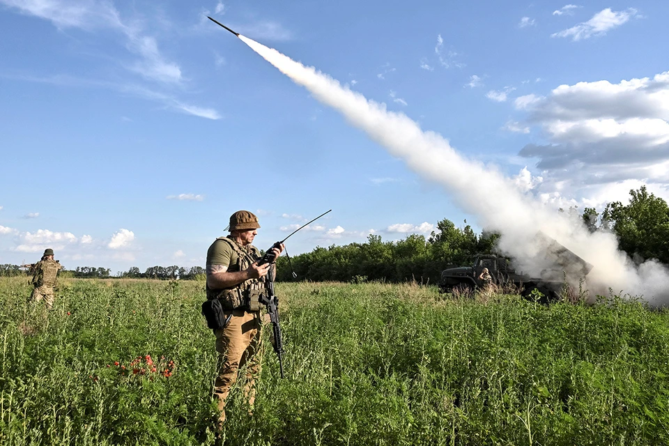 Британия - главный закоперщик украинской войны с Россией - хочет вооружить Киев и ЕС новыми дальнобойными «вундерваффе».