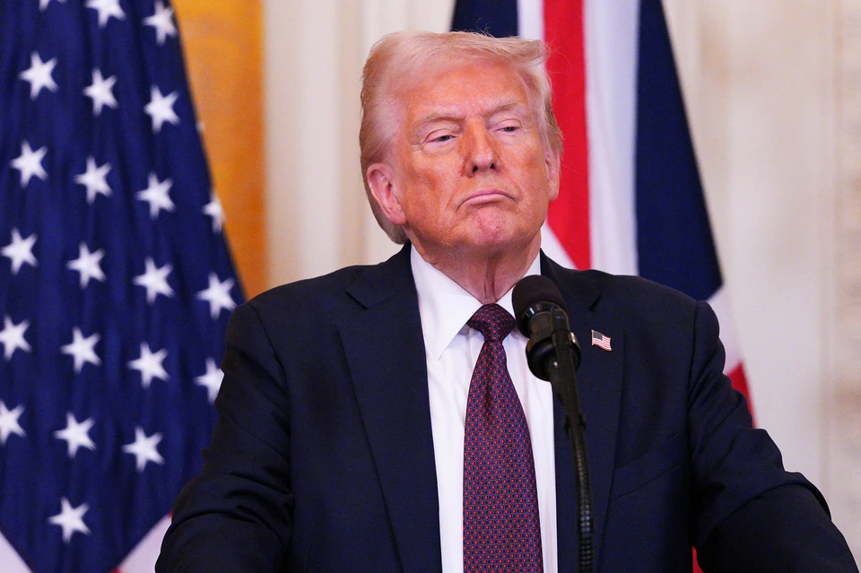 Трампа обязали выплатить почти 6 млн долларов за домогательства