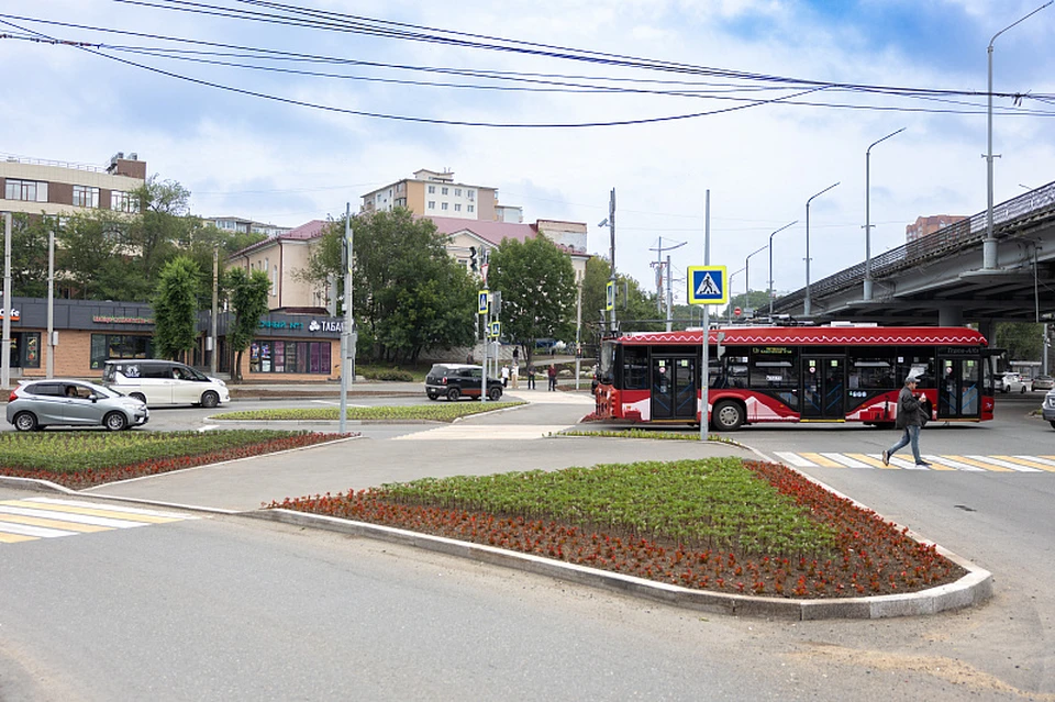 Транспортную развязку отремонтировали в рамках мастер-плана развития города. Фото: Евгения КУБКО/vlc.ru.