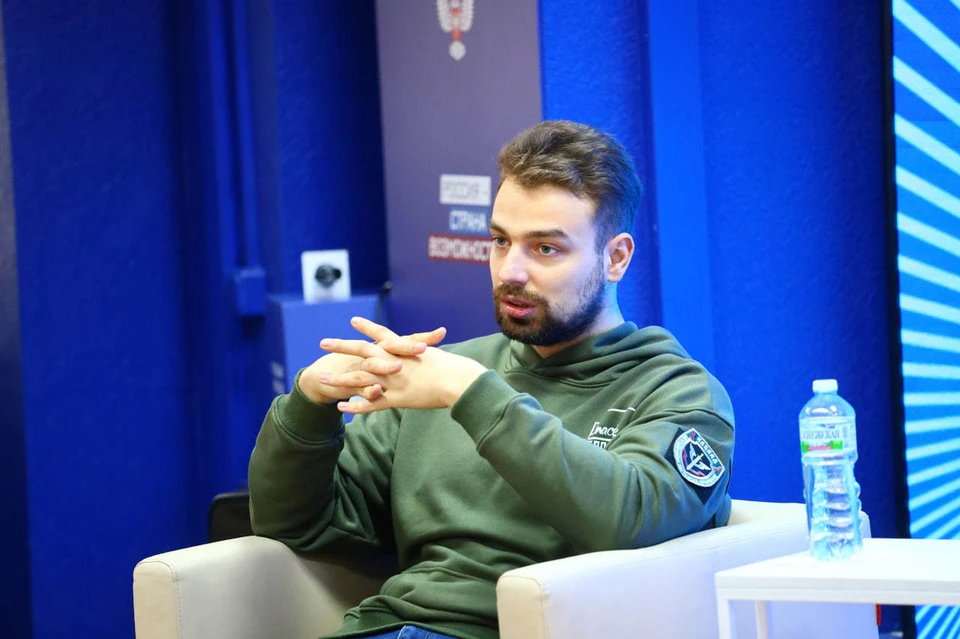 Артем Лопатин