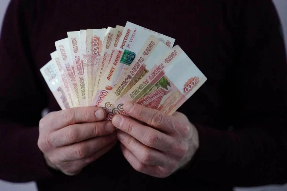 В обмен на вознаграждение специалист должен был закрыть глаза на перерасход энергии и не докладывать о неисправностях прибора учета
