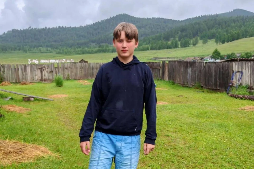 Сам Илья выбрался не сразу. Пока выталкивал друга, тоже завяз в иле. Фото: предоставлено Марией Шеломенцевой