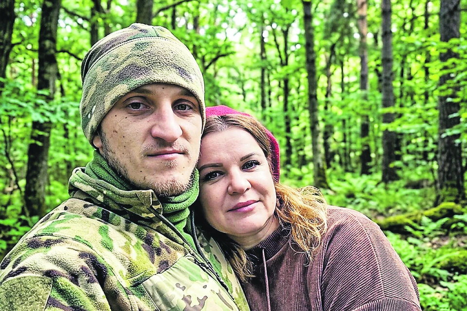 Не выдержав разлуки с сыном Маратом, Аминат Абсалутдинова сама приехала к нему на передовую. Из личного архива