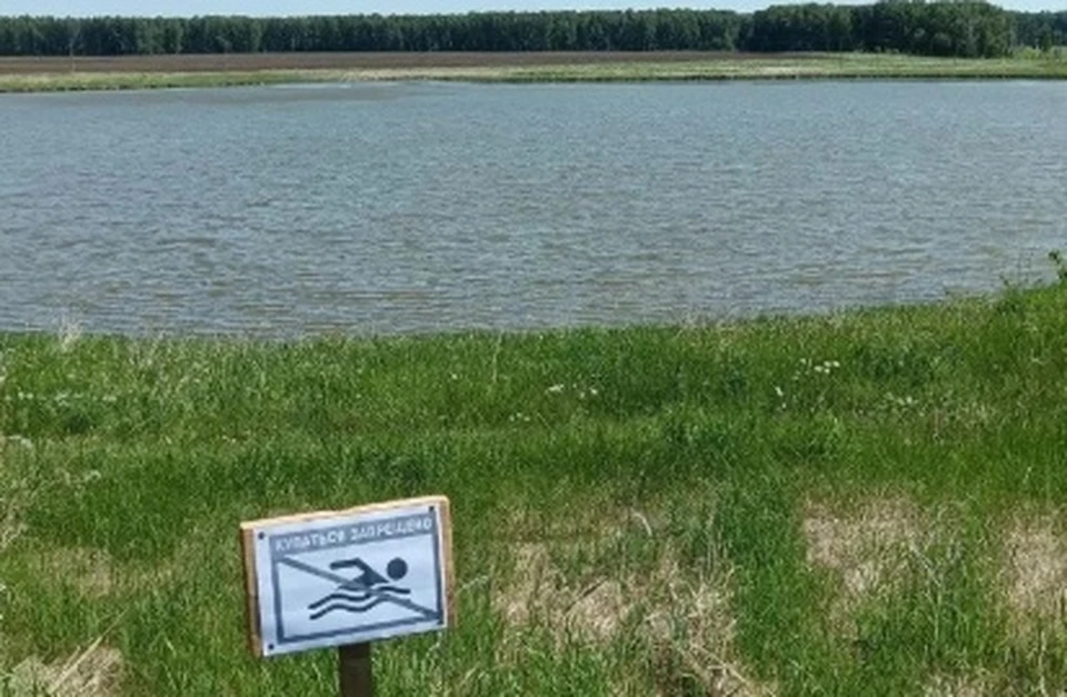 Купание запрещено в водоемах, где установлены запрещающие знаки