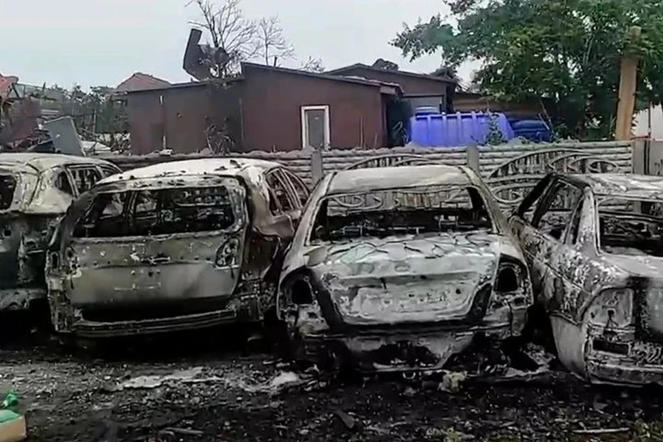 В Кирилловке сотрудники МЧС России полностью завершили аварийно-спасательные работы на месте атаки ВСУ на туристическую базу. Фото: скрин из видео Следкома РФ