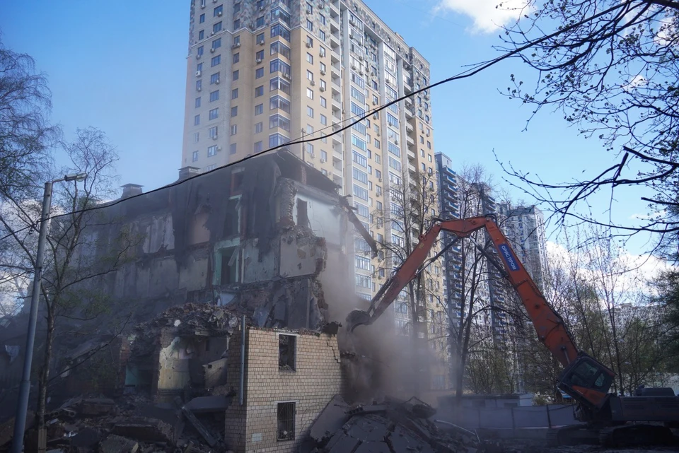 В Новосибирске утвердили список из 387 аварийных домов.