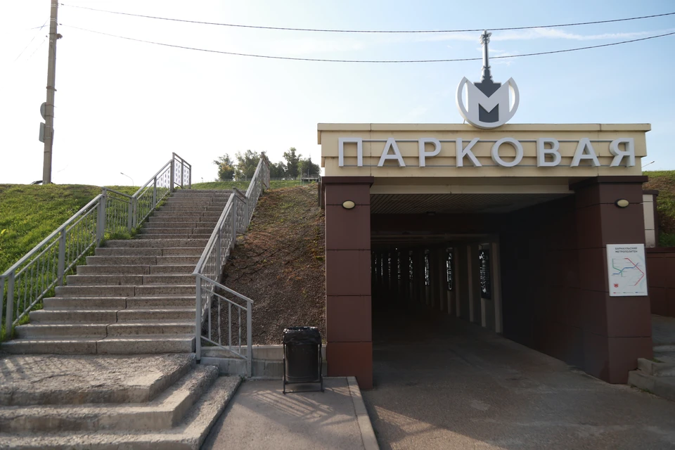 Подземный переход в районе Нагорного парка оформили в виде входа на станцию метро