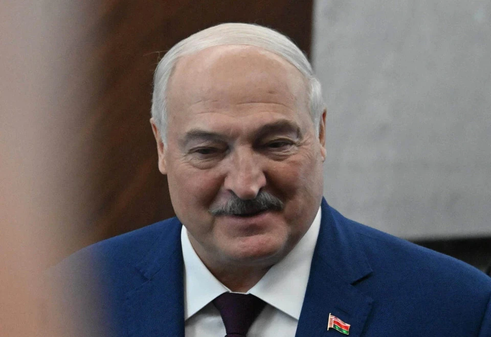 Лукашенко заявил, что Минск зарабатывает валюту благодаря безвизовому режиму
