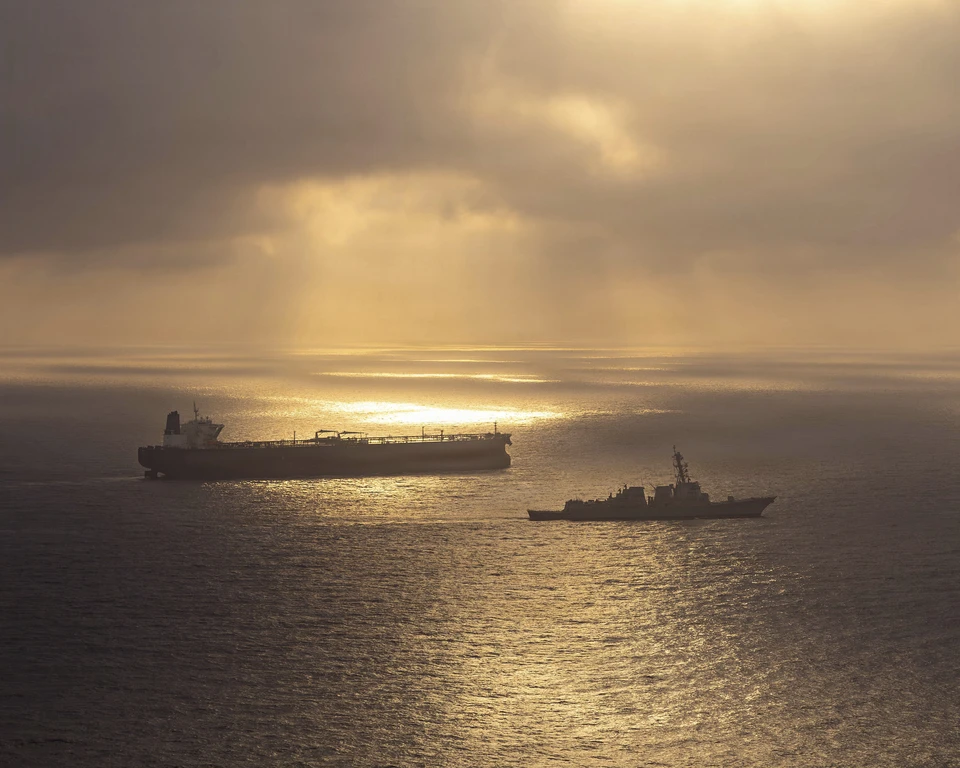 У Омана терпит бедствие танкер Caroline Bezengi с 800 тысячами баррелей нефти. Фото: Us Navy/Us Navy/GLOBAL LOOK PRESS