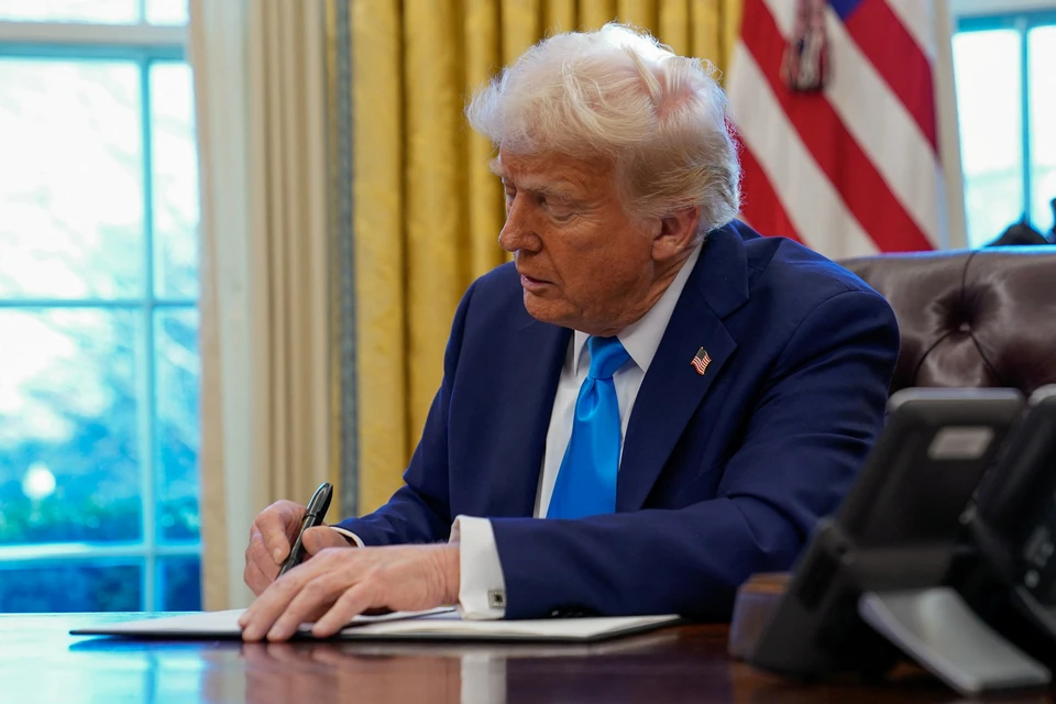 Трамп запретил финансировать операции по смене пола* для несовершеннолетних