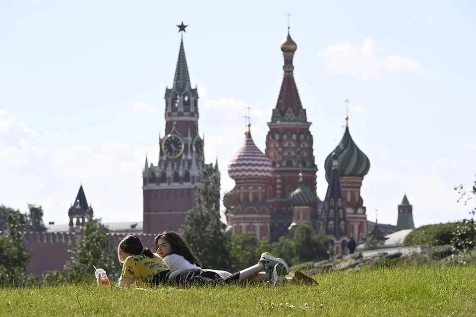 Погода в Москве 14 августа 2026: прохладно, но без осадков