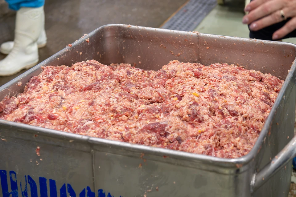 У проверяющих возникли вопросы к хранению продукции и санитарному состоянию помещений.