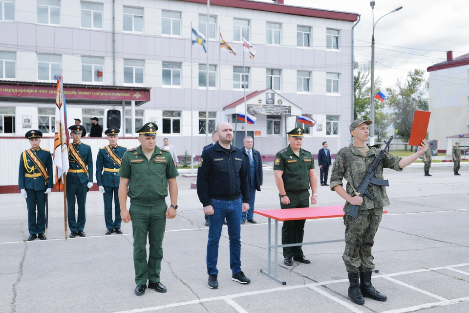Молодые парни будут проходить службу по призыву на предприятии.