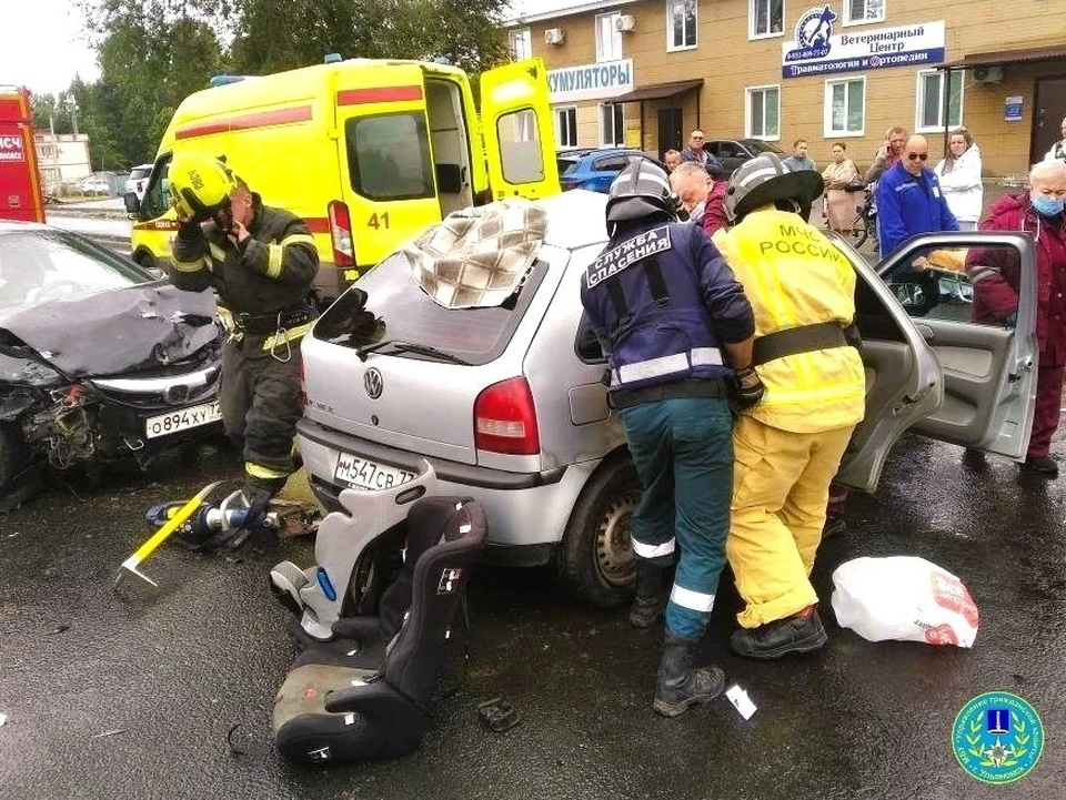 В Ульяновске в ДТП пострадали двое несовершеннолетних. ФОТО: Управление гражданской защиты Ульяновска