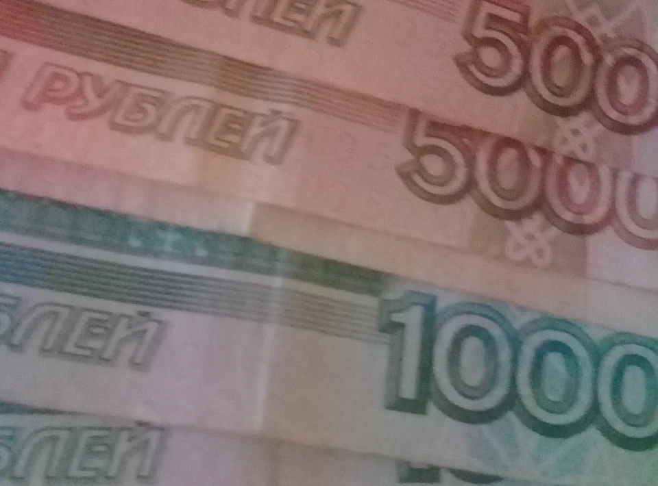 Средняя зарплата в РФ к текущему месяцу достигла 108 тысяч рублей.