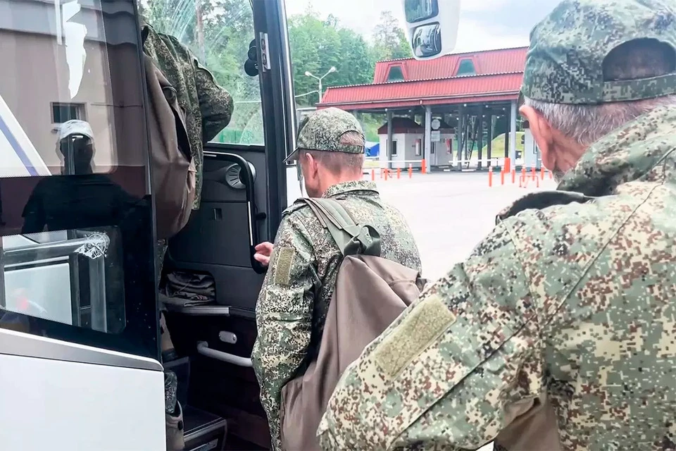 Россия и Украина осуществили очередной обмен военнопленными, в результате которого стороны передали друг другу по 103 человека.