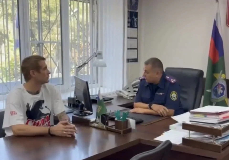 В кабинете у следователя Коваленко признал свою вину. Кадр с оперативного видео.