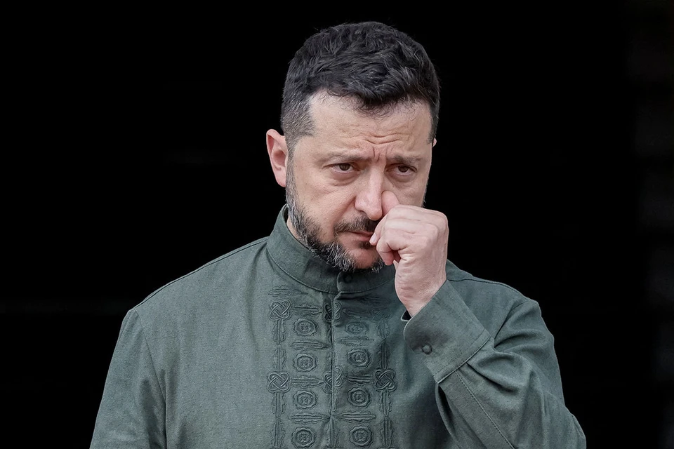 Владимир Зеленский практически каждый день врет.